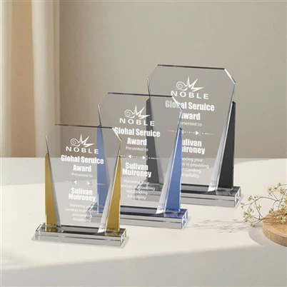 Graverad kristallplackpokal